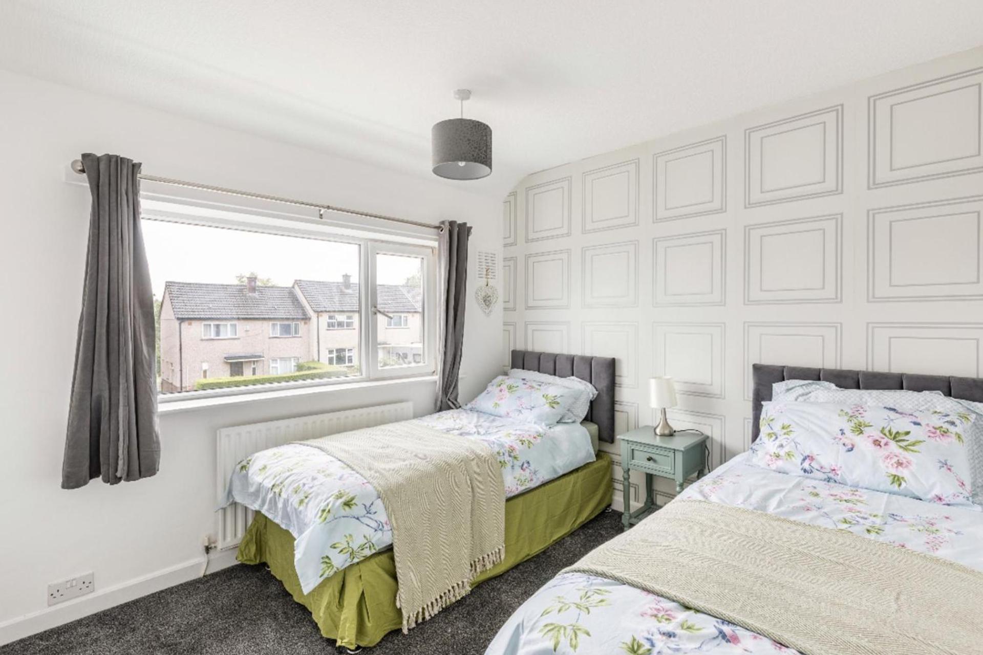 Come & Unwind In Charming 5 Bed House In Blackburn Blackburn  Buitenkant foto
